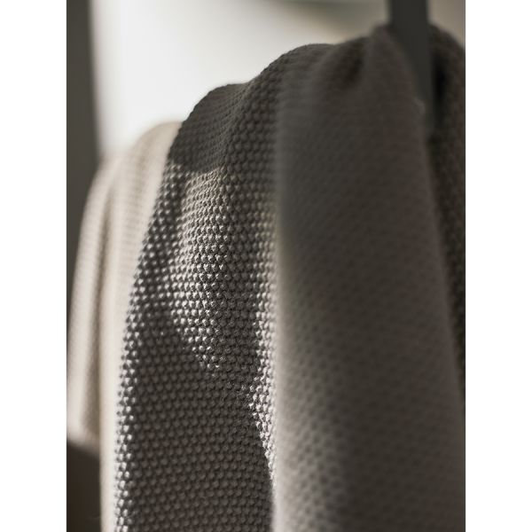 Набор из двух кухонных вязаных полотенец из коллекции essential, серое/экрю Tkano