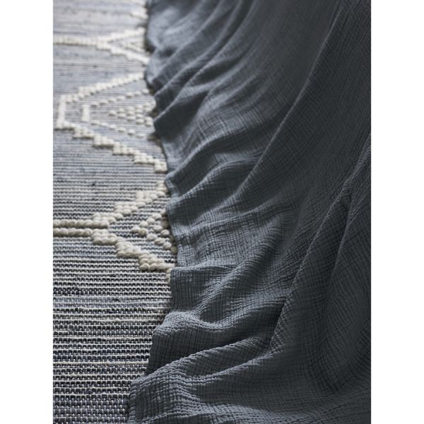 Покрывало двухстороннее из многослойного муслина джинсово-синего цвета из коллекции essential, 180х250 см Tkano