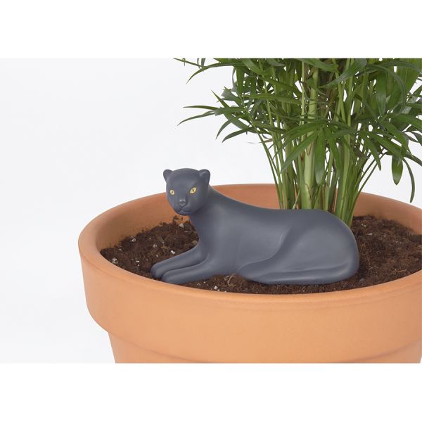 Фигурка с функцией полива для растений jangal panther