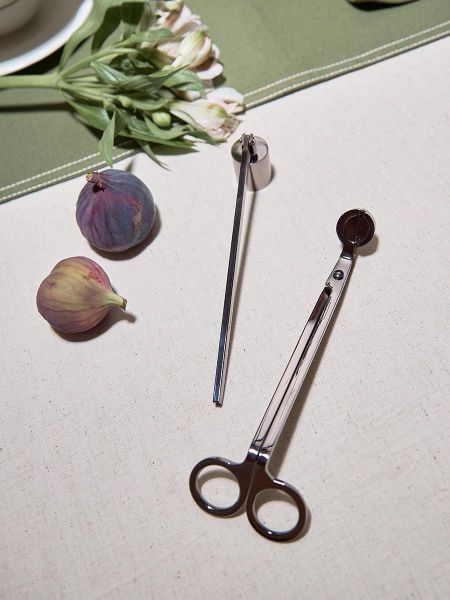 Набор аксессуаров для свечей графитового цвета из коллекции essential Tkano