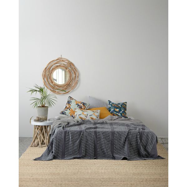 Покрывало из хлопка серого цвета с декоративной строчкой из коллекции Ethnic 180х250 см