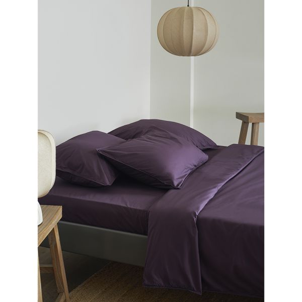 Простыня на резинке из стираного перкаля сливового цвета из коллекции essential, 200х200х30 см Tkano