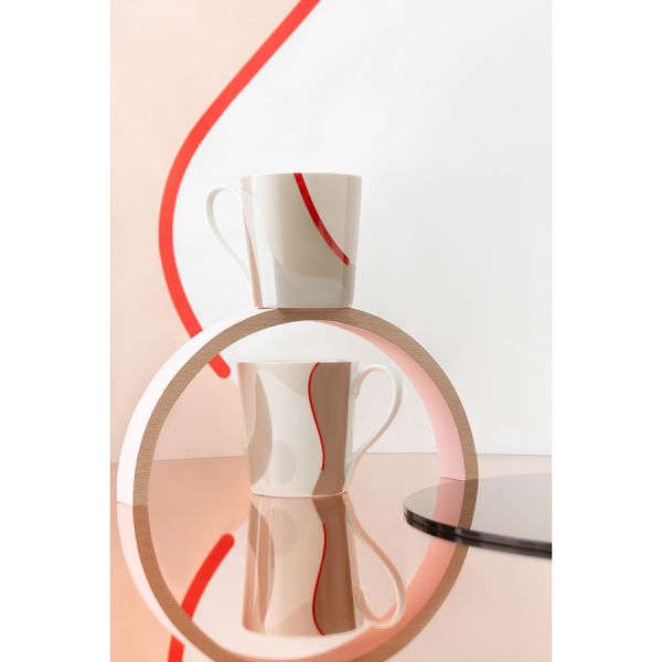 Кружка бежевого цвета с авторским принтом из коллекции freak fruit 350мл