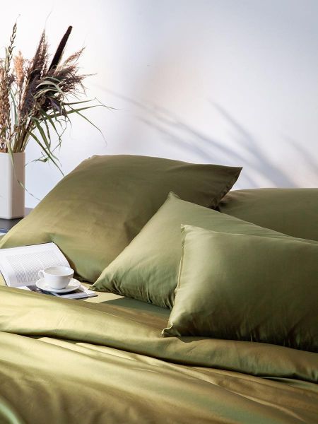 Комплект постельного белья из премиального сатина оливкового цвета из коллекции essential, 200х220 см Tkano