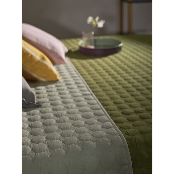 Покрывало стеганое solid dots оливкового цвета из коллекции essential, 230х250 см Tkano