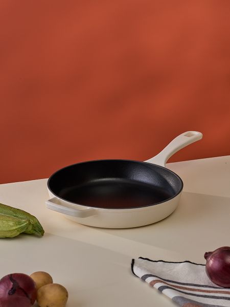 Сковорода чугунная 26 см из коллекции 'Шеффилд', молочная Liberty Jones