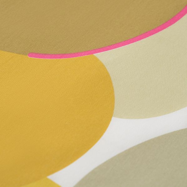 Салфетка сервировочная из хлопка горчичного цвета с авторским принтом из коллекции freak fruit