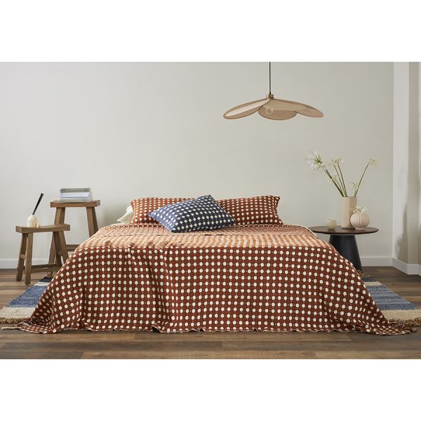 Покрывало из хлопка polka dots карамельного цвета из коллекции essential, 180х250 см Tkano