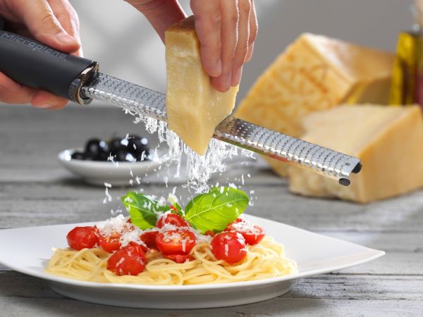 Набор:Конверт для запекания  3-4 порции с вставкой(цвет:красный) +Терка для цедры и сыра,(цвет:черный)     (1)     00045