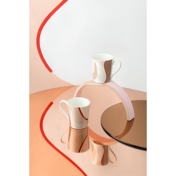 Кружка бежевого цвета с авторским принтом из коллекции freak fruit 350мл