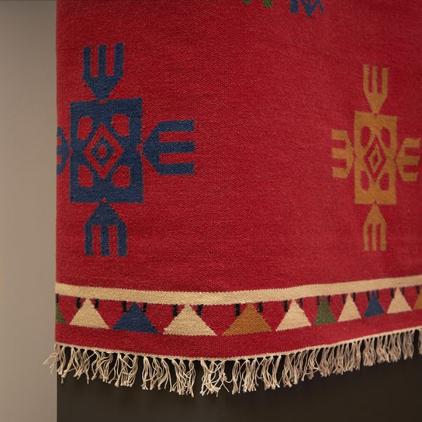 Ковер из шерсти по мотивам чувашских орнаментов из коллекции cultural heritage, 160х230 см Tkano