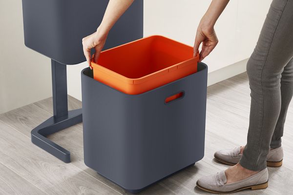 Контейнер для мусора с двумя баками Totem Max 60 л графит Joseph Joseph