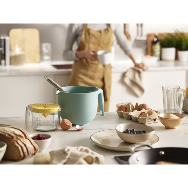 Набор из кувшина 2,5 л мерной чаши 0,47 л и соковыжималки nest trio