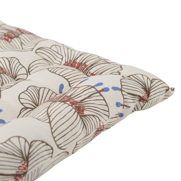 Подушка на стул из хлопка молочного цвета с принтом Цветы из коллекции prairie