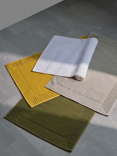 Коврик для ванной с фактурным бортиком оливкового цвета из коллекции essential, 50х80 см Tkano