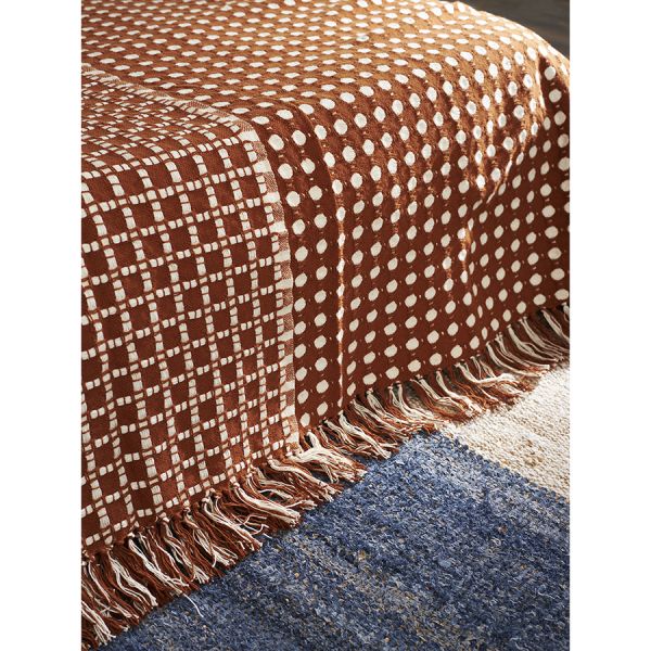 Покрывало из хлопка polka dots карамельного цвета из коллекции essential, 180х250 см Tkano