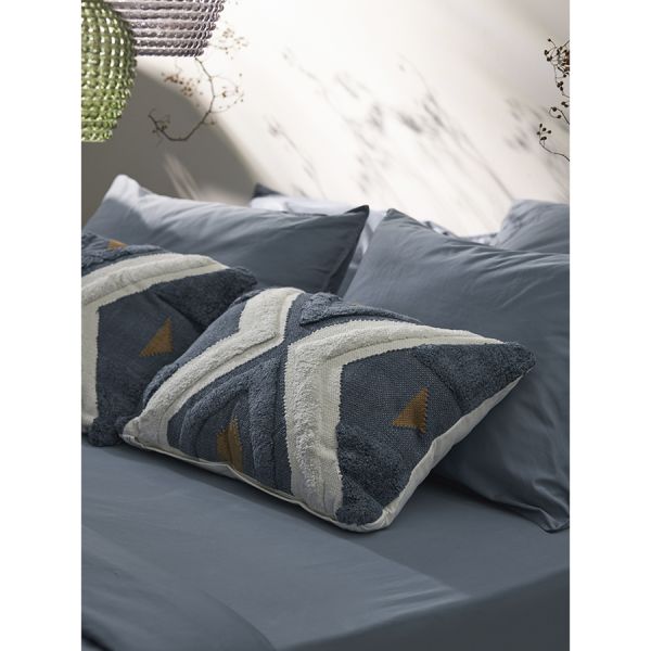 Простыня на резинке из сатина джинсово-синего цвета с брашинг-эффектом из коллекции essential Tkano