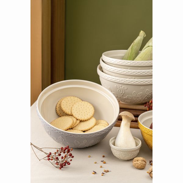 Миска серого цвета с рельефным узором Ягоды Тайги из коллекции russian north 2.8 л Tkano