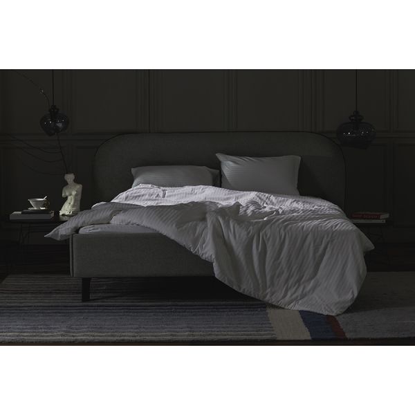 Простыня на резинке из страйп-сатина из коллекции essential, 160х200х30 см Tkano