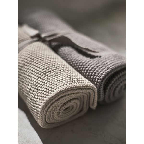 Набор из двух кухонных вязаных полотенец из коллекции essential, серое/экрю Tkano