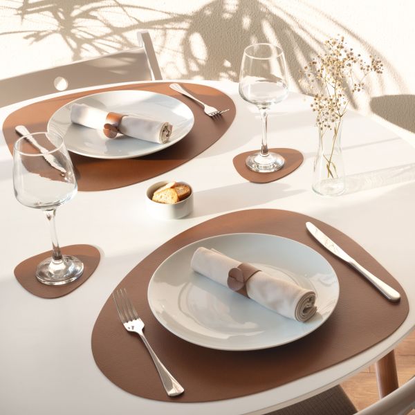 Подстановочная фигурная салфетка из натуральной кожи 46х40 см cognac Skinnatur