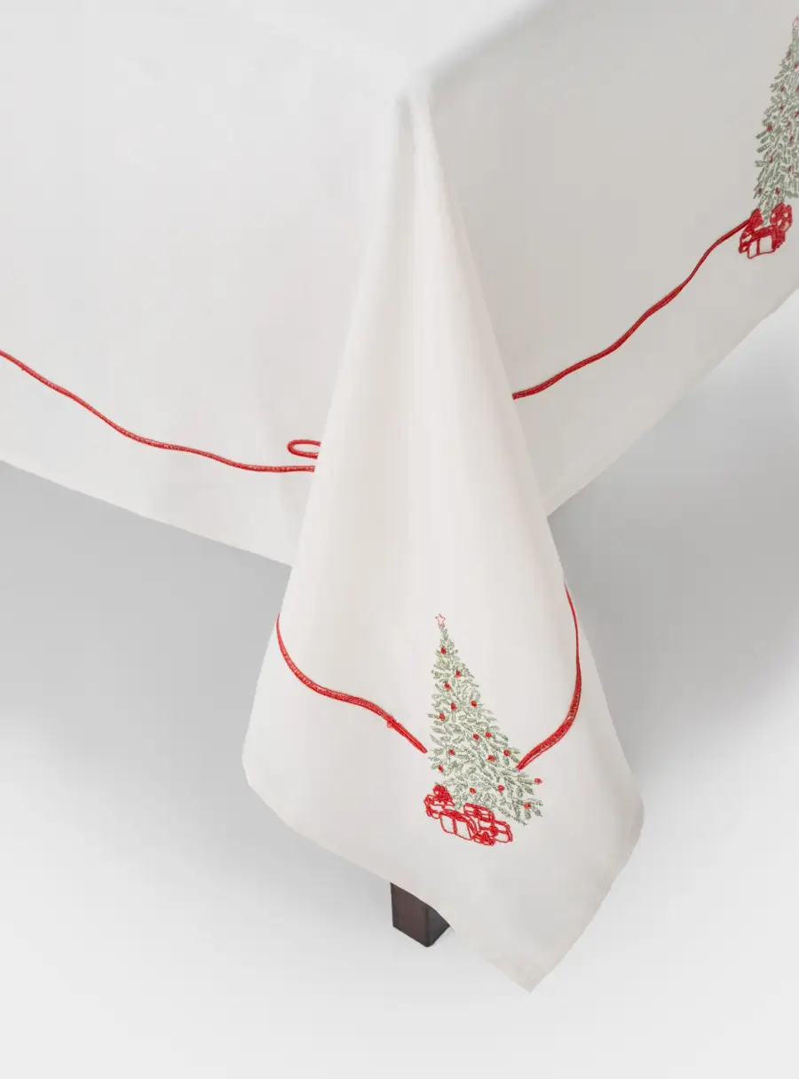 Скатерть 160х160 см, полиэстер, бежевая, Елка с подарками, Festival