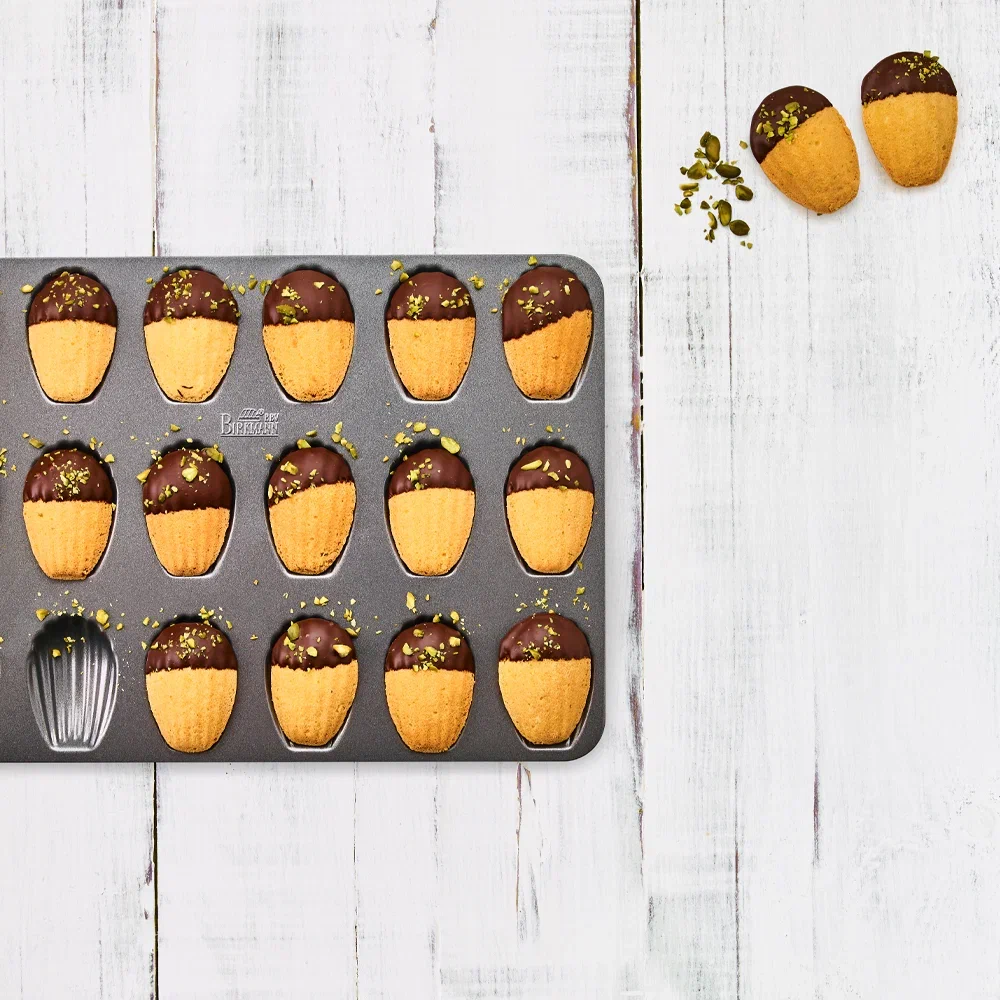 Форма-противень для 18 кексов Мадлен     (16)     881525